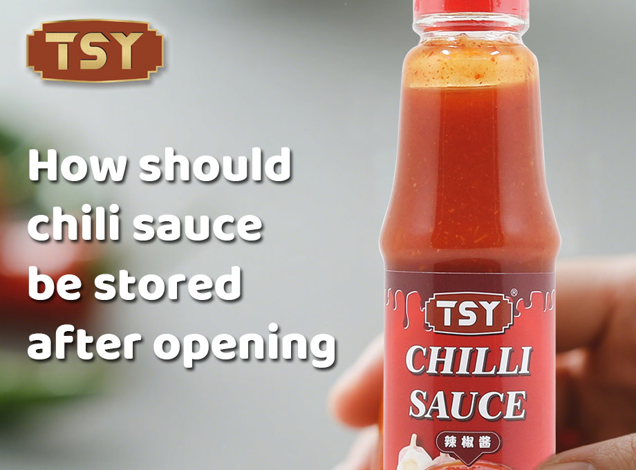 Comment stocker la sauce chili après l'ouverture?